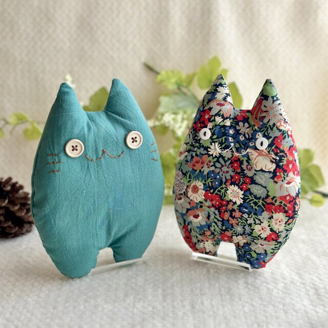 パステルカラー】グリーンの猫のぬいぐるみ「ふにゃ〜た」 | iichi